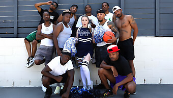 Teen Basketball Team Har Sex Med Arietta Adams