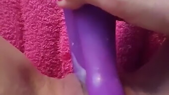 Genieten Van Solo Spelen Met Een Vibrator